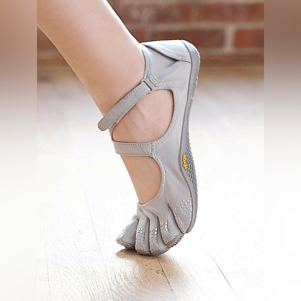 NWT Vibram V-Soul Silver 42 EU/ 10 US women’s